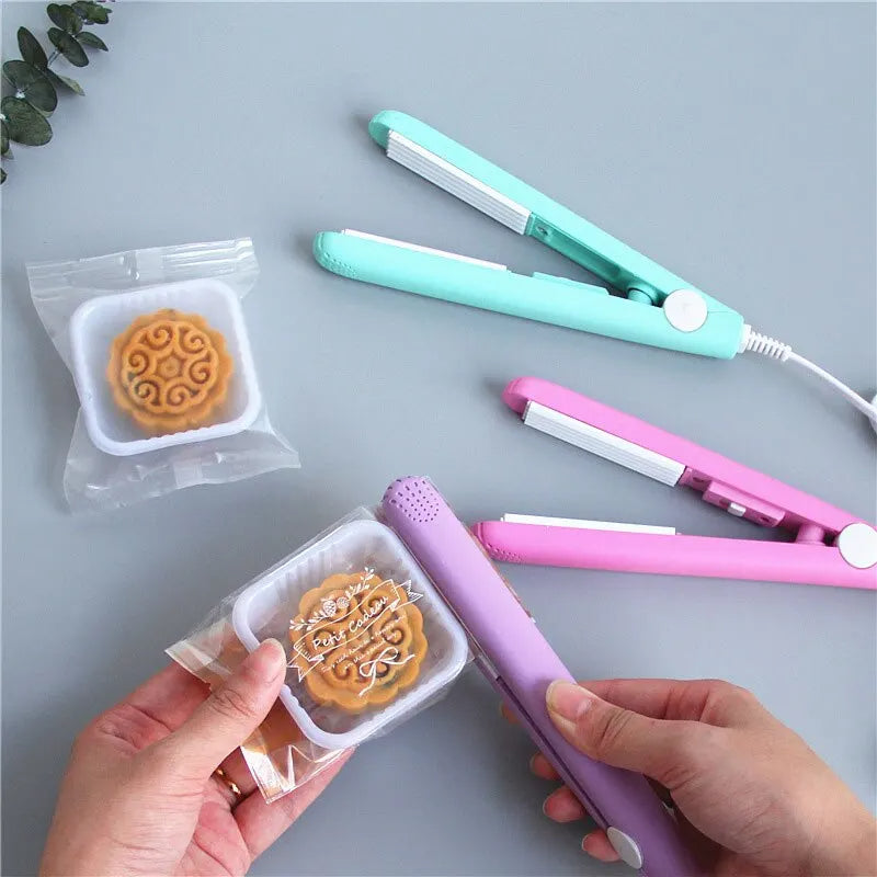 Mini 2-in-1 Hair Curler & Straightener